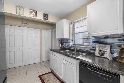 Villa ou maison à vendre à Port St. Lucie, Floride: 3 chambres, 109.16 m2 № 2187969 - photo 17