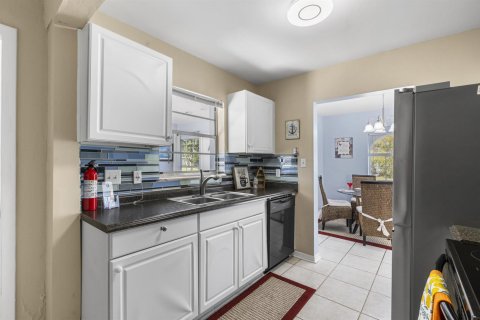 Villa ou maison à vendre à Port St. Lucie, Floride: 3 chambres, 109.16 m2 № 2187969 - photo 20