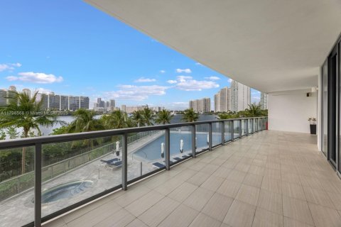 Condominio en venta en Aventura, Florida, 4 dormitorios, 290.41 m2 № 1864906 - foto 30