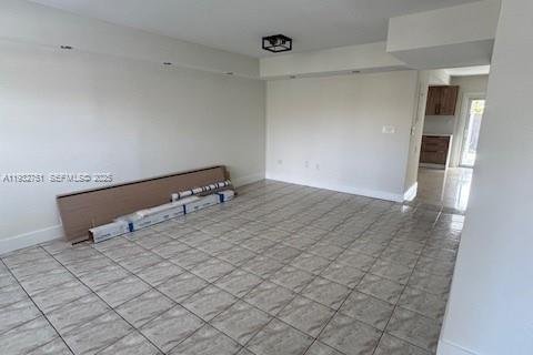 Condo in Miami, Florida, 3 bedrooms  № 1991601 - photo 3