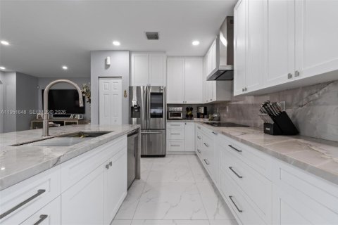 Villa ou maison à vendre à Hialeah, Floride: 5 chambres, 308.06 m2 № 2009485 - photo 8