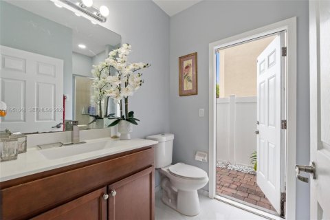 Villa ou maison à vendre à Hialeah, Floride: 5 chambres, 308.06 m2 № 2009485 - photo 17