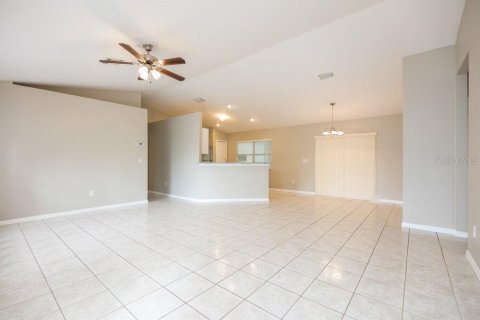 House in Cape Coral, Florida 3 bedrooms, 140.47 sq.m. № 1918006 - photo 3
