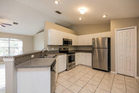 House in Cape Coral, Florida 3 bedrooms, 140.47 sq.m. № 1918006 - photo 5