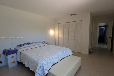 Townhouse in Cooper City, Florida 2 bedrooms, 112.04 sq.m. № 1699508 - photo 6