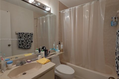 Townhouse in Cooper City, Florida 2 bedrooms, 112.04 sq.m. № 1699508 - photo 10