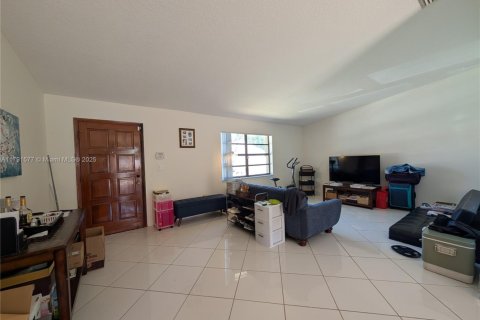 Townhouse in Cooper City, Florida 2 bedrooms, 112.04 sq.m. № 1699508 - photo 5