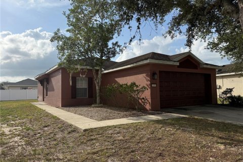 House in Brooksville, Florida 3 bedrooms, 117.06 sq.m. № 2220375 - photo 2
