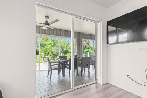House in Punta Gorda, Florida 3 bedrooms, 189.99 sq.m. № 1914811 - photo 16