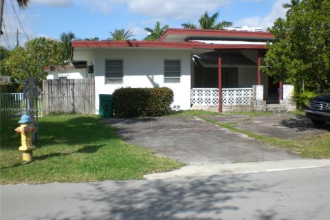 Villa ou maison à vendre à Sunny Isles Beach, Floride: 6 chambres № 1985369 - photo 3