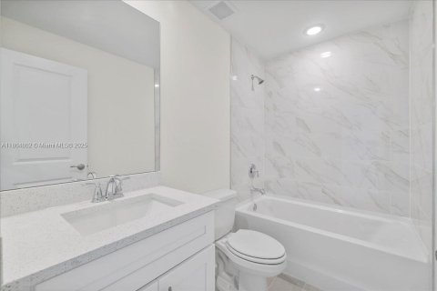 Villa ou maison à vendre à Cape Coral, Floride: 4 chambres, 164.16 m2 № 1893278 - photo 19