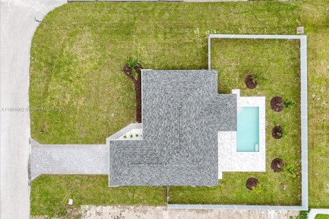 Villa ou maison à vendre à Cape Coral, Floride: 4 chambres, 164.16 m2 № 1893278 - photo 29