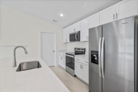 Villa ou maison à vendre à Cape Coral, Floride: 4 chambres, 164.16 m2 № 1893278 - photo 7
