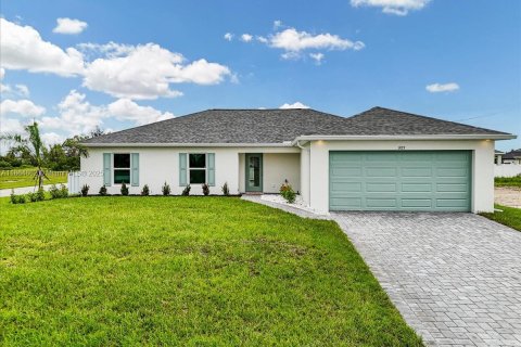 Villa ou maison à vendre à Cape Coral, Floride: 4 chambres, 164.16 m2 № 1893278 - photo 2