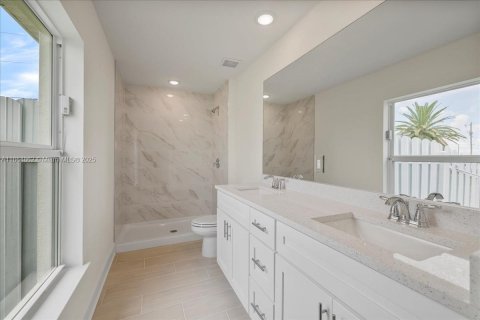 Villa ou maison à vendre à Cape Coral, Floride: 4 chambres, 164.16 m2 № 1893278 - photo 16
