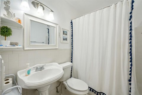 House in Saint Petersburg, Florida 3 bedrooms, 140.56 sq.m. № 1865874 - photo 16