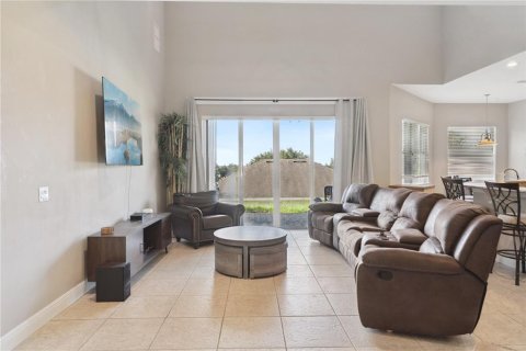 House in Minneola, Florida 5 bedrooms, 291.99 sq.m. № 2237938 - photo 6