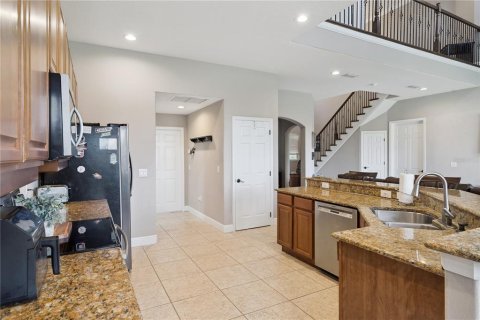 House in Minneola, Florida 5 bedrooms, 291.99 sq.m. № 2237938 - photo 11