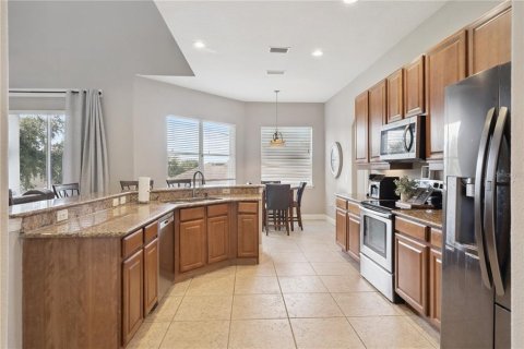 House in Minneola, Florida 5 bedrooms, 291.99 sq.m. № 2237938 - photo 12