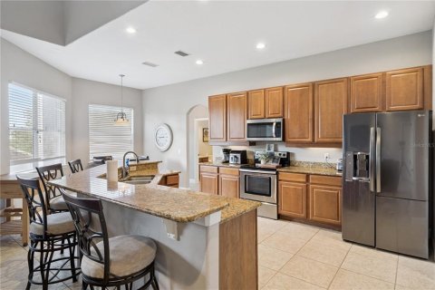 House in Minneola, Florida 5 bedrooms, 291.99 sq.m. № 2237938 - photo 13