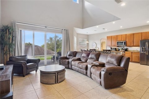 House in Minneola, Florida 5 bedrooms, 291.99 sq.m. № 2237938 - photo 8