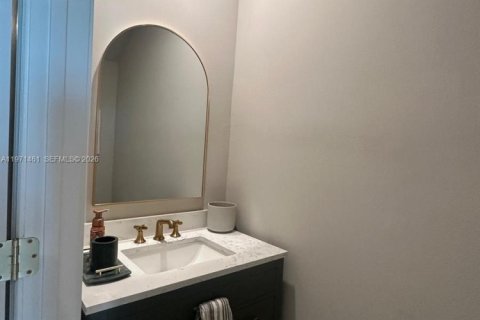 Townhouse in Mangonia Park, Florida 3 bedrooms, 135.08 sq.m. № 2032274 - photo 18