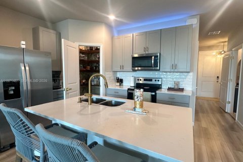 Townhouse in Mangonia Park, Florida 3 bedrooms, 135.08 sq.m. № 2032274 - photo 13