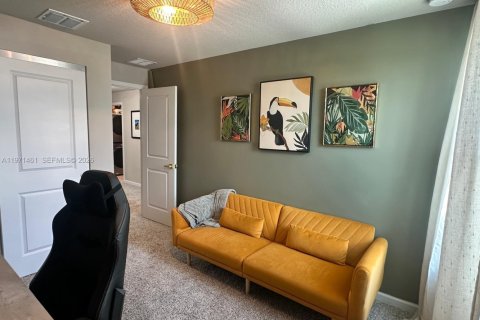 Townhouse in Mangonia Park, Florida 3 bedrooms, 135.08 sq.m. № 2032274 - photo 2