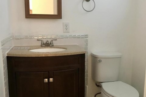 Condo in Hollywood, Florida, 1 bedroom № 2179245 - photo 7
