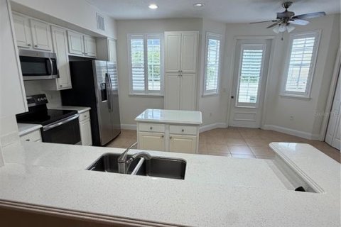 Townhouse in Orlando, Florida 3 bedrooms, 191.38 sq.m. № 2295021 - photo 13