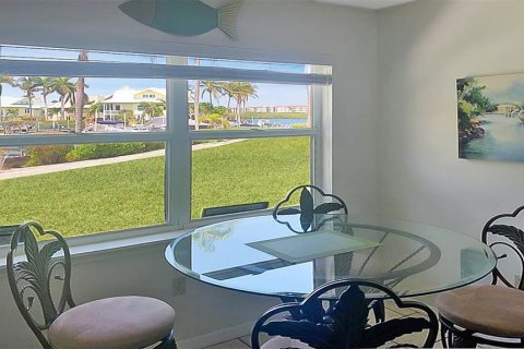 Copropriété à louer à Sarasota, Floride: 2 chambres, 118.91 m2 № 2298798 - photo 6
