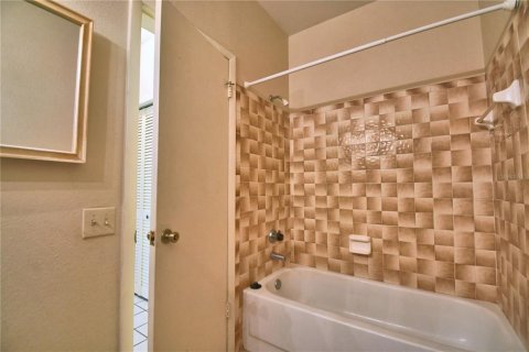 Condominio en venta en Winter Haven, Florida, 2 dormitorios, 101.26 m2 № 1717938 - foto 28