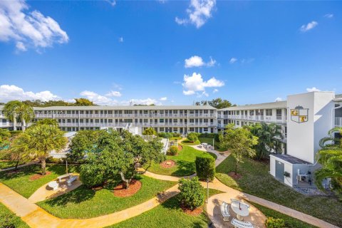 Copropriété à vendre à Miami, Floride: 1 chambre, 57.6 m2 № 2152933 - photo 19