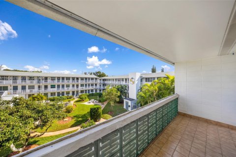 Copropriété à vendre à Miami, Floride: 1 chambre, 57.6 m2 № 2152933 - photo 18