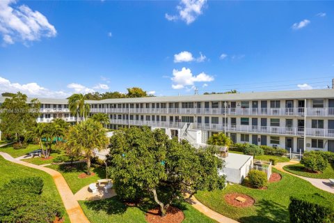 Copropriété à vendre à Miami, Floride: 1 chambre, 57.6 m2 № 2152933 - photo 20
