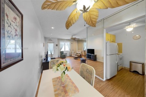 Copropriété à vendre à Miami, Floride: 1 chambre, 57.6 m2 № 2152933 - photo 6