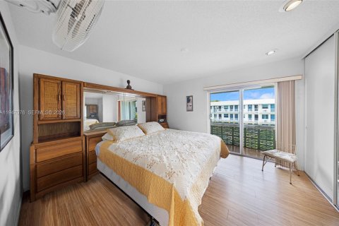Copropriété à vendre à Miami, Floride: 1 chambre, 57.6 m2 № 2152933 - photo 11