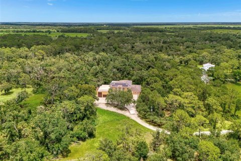 House in Sarasota, Florida 4 bedrooms, 532.33 sq.m. № 1846658 - photo 2