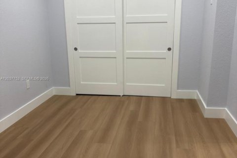 Immobilier commercial à louer à Homestead, Floride: 1 chambre, 136.94 m2 № 2154298 - photo 9