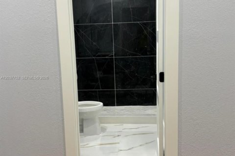Immobilier commercial à louer à Homestead, Floride: 1 chambre, 136.94 m2 № 2154298 - photo 4