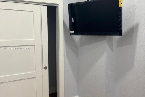 Immobilier commercial à louer à Homestead, Floride: 1 chambre, 136.94 m2 № 2154298 - photo 11