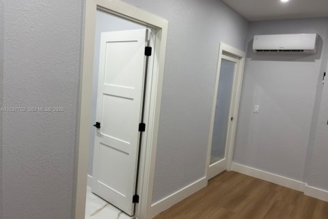 Immobilier commercial à louer à Homestead, Floride: 1 chambre, 136.94 m2 № 2154298 - photo 6