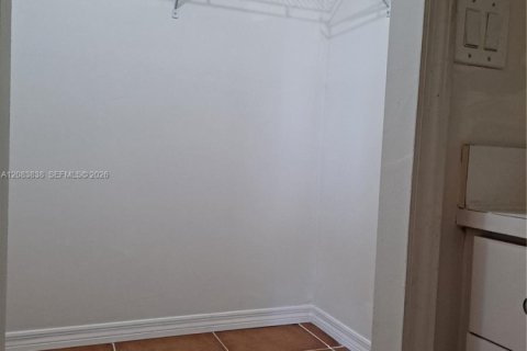 Touwnhouse à louer à Pembroke Pines, Floride: 2 chambres, 108.7 m2 № 2393375 - photo 26