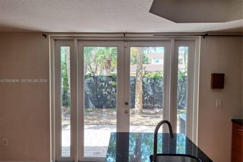 Touwnhouse à louer à Pembroke Pines, Floride: 2 chambres, 108.7 m2 № 2393375 - photo 15