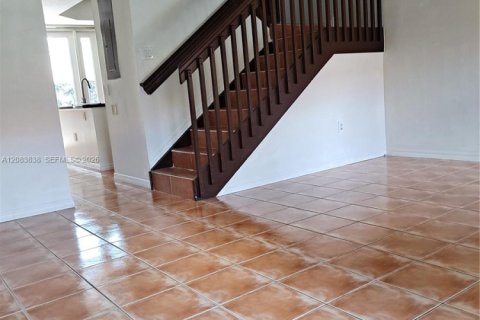 Touwnhouse à louer à Pembroke Pines, Floride: 2 chambres, 108.7 m2 № 2393375 - photo 3