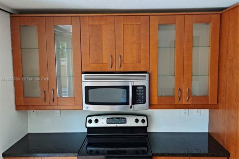 Touwnhouse à louer à Pembroke Pines, Floride: 2 chambres, 108.7 m2 № 2393375 - photo 9