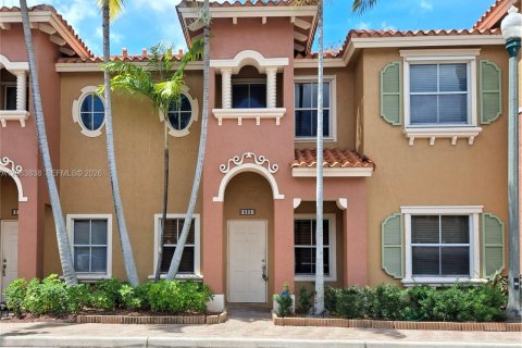 Touwnhouse à louer à Pembroke Pines, Floride: 2 chambres, 108.7 m2 № 2393375 - photo 1