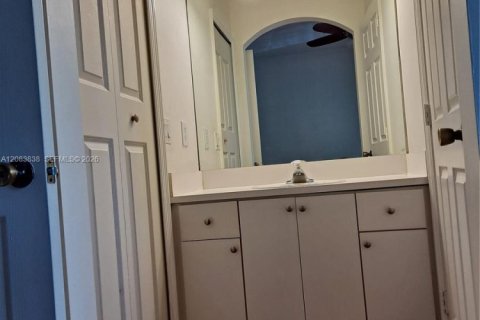 Touwnhouse à louer à Pembroke Pines, Floride: 2 chambres, 108.7 m2 № 2393375 - photo 25