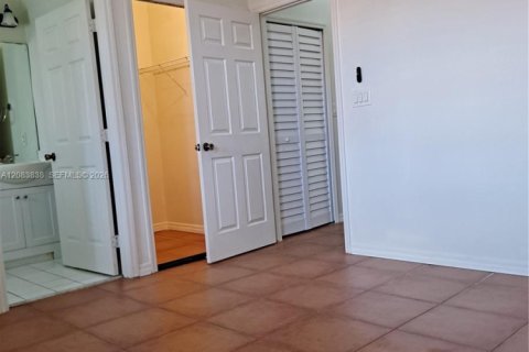 Touwnhouse à louer à Pembroke Pines, Floride: 2 chambres, 108.7 m2 № 2393375 - photo 27