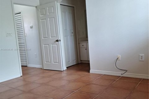 Touwnhouse à louer à Pembroke Pines, Floride: 2 chambres, 108.7 m2 № 2393375 - photo 21